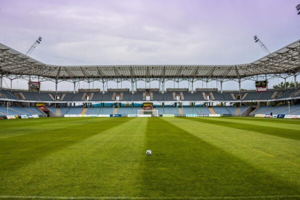 Leeg voetbalstadion, sfeerbeeld bij de selectie van Feyenoord